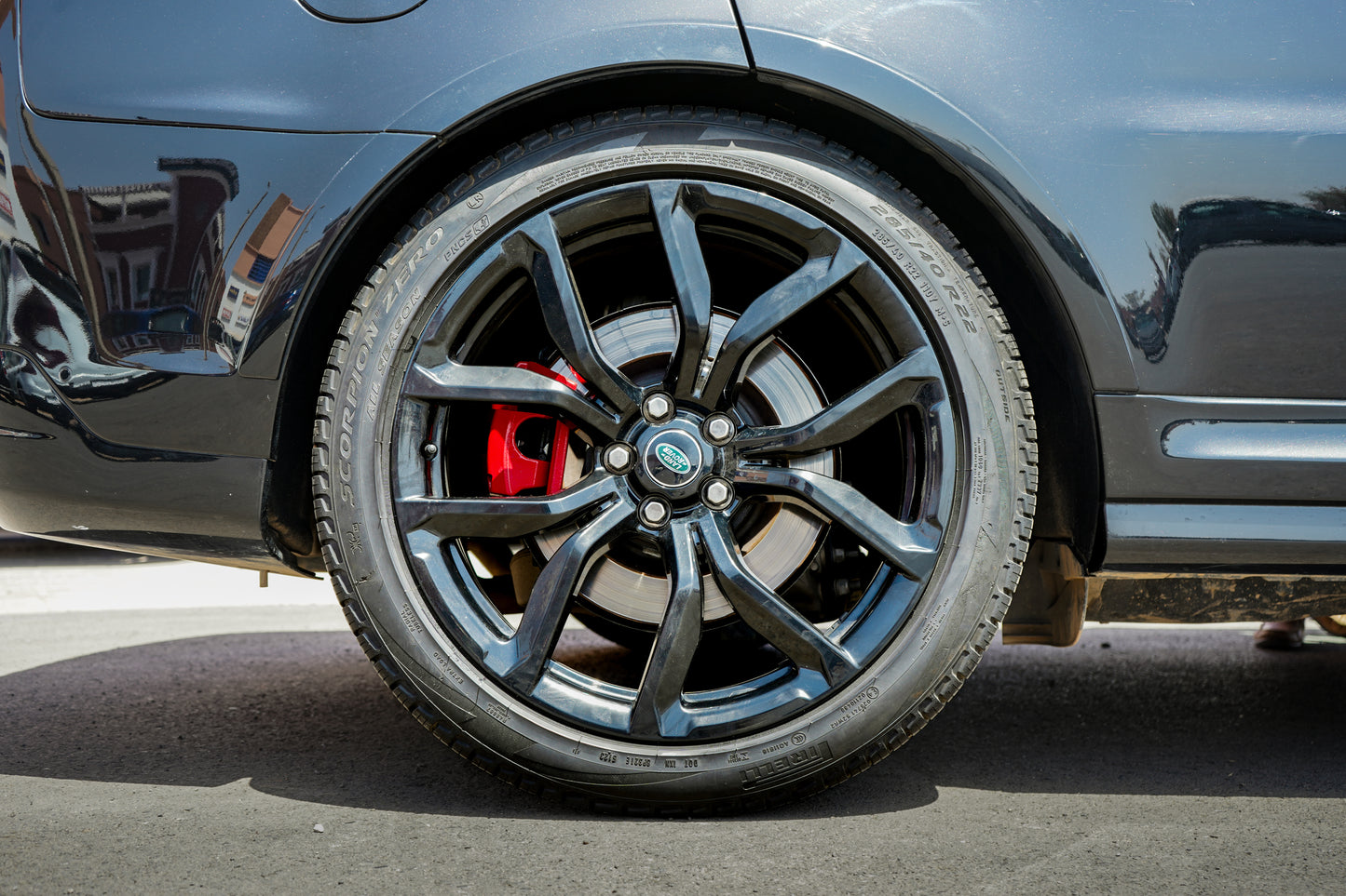 Range Rover Sport SVR Carbon Edition – 2022 _ 40 000KM