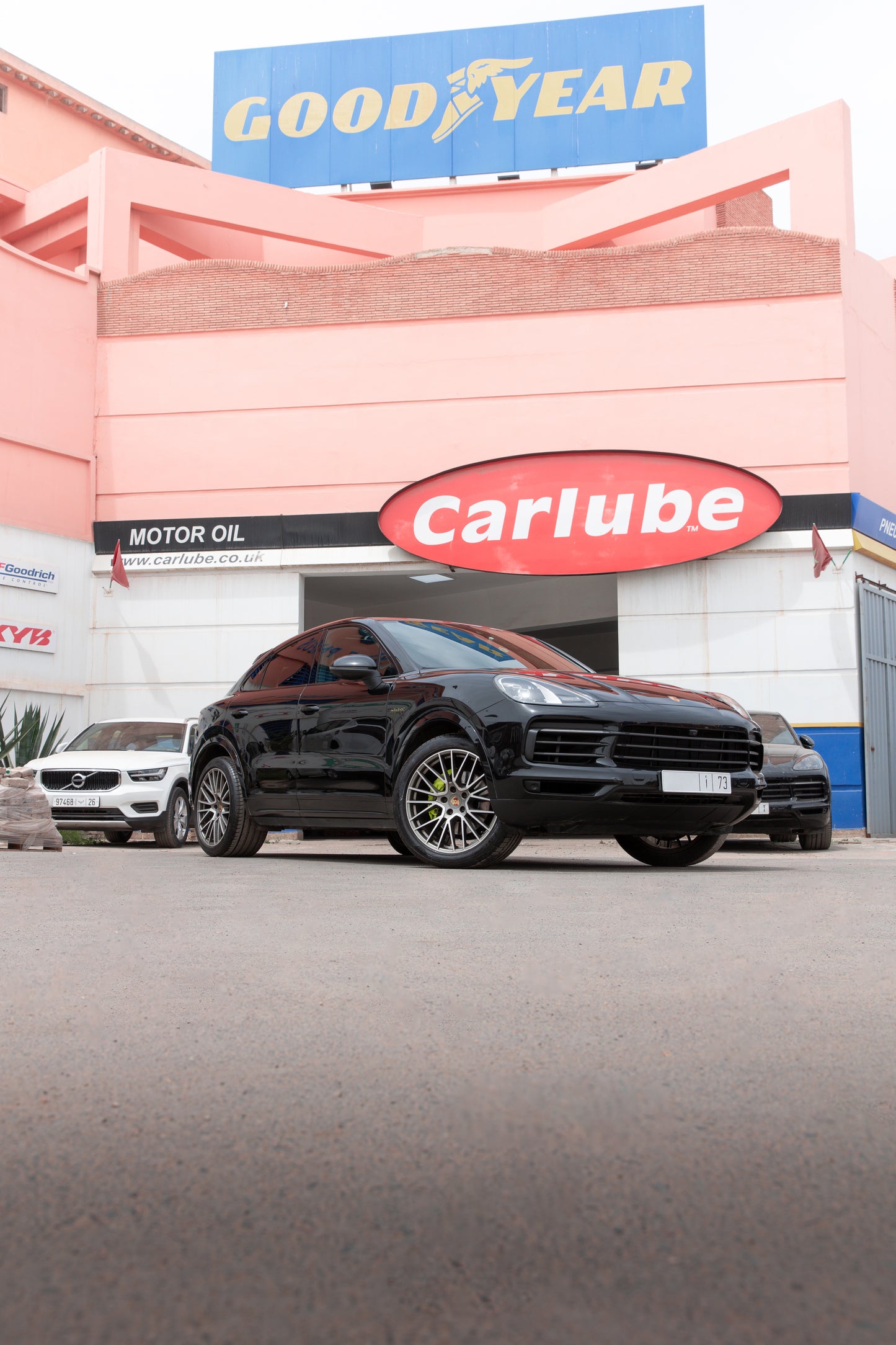 Porsche Cayenne – 2023- 75000 km
