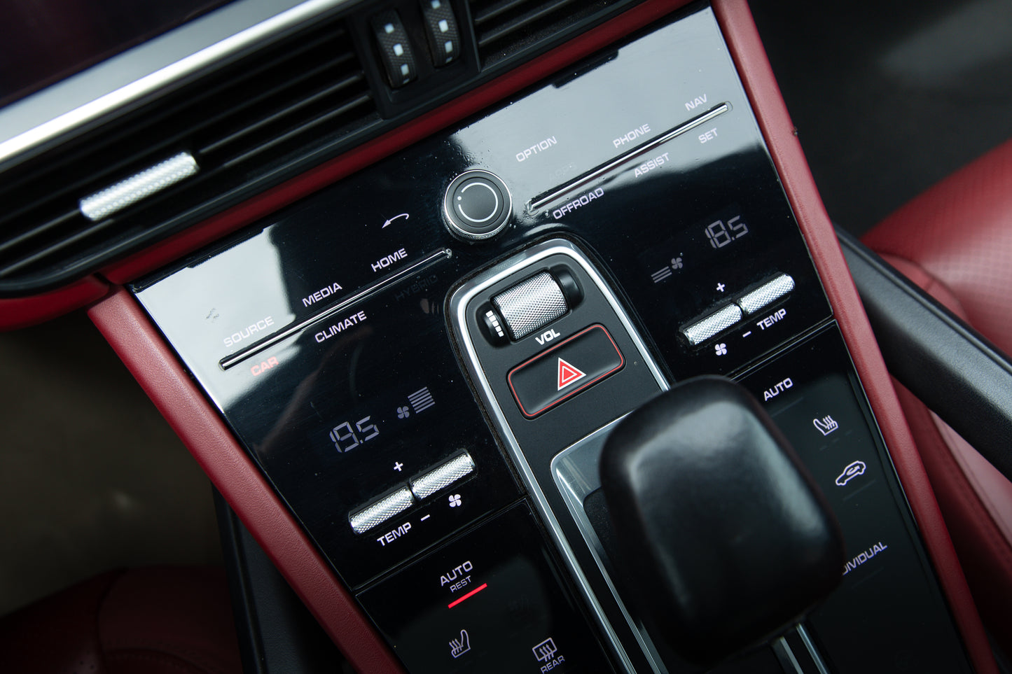 Porsche Cayenne – 2023- 75000 km