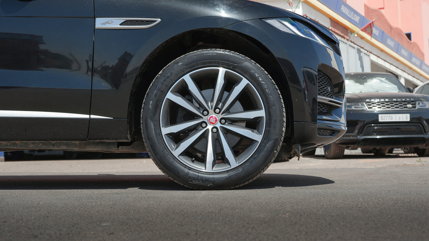 Jaguar F-PACE – 2022