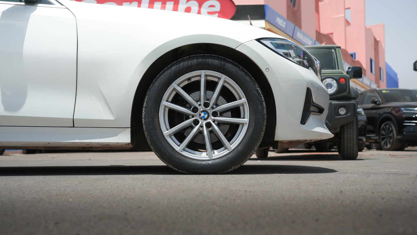 BMW Série 3 – 2020 avec 88 000 km
