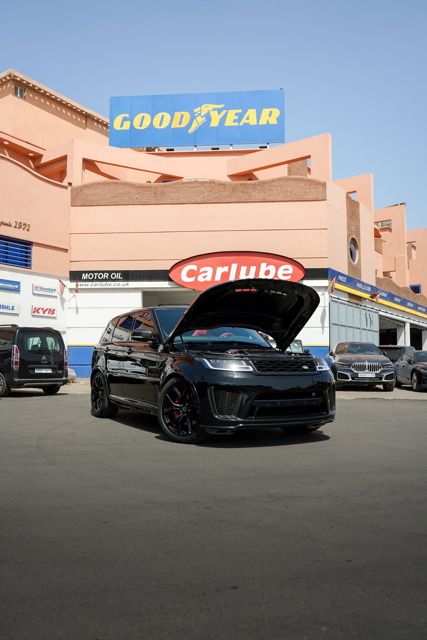 Range Rover Sport SVR Carbon Edition – 2022 _ 40 000KM