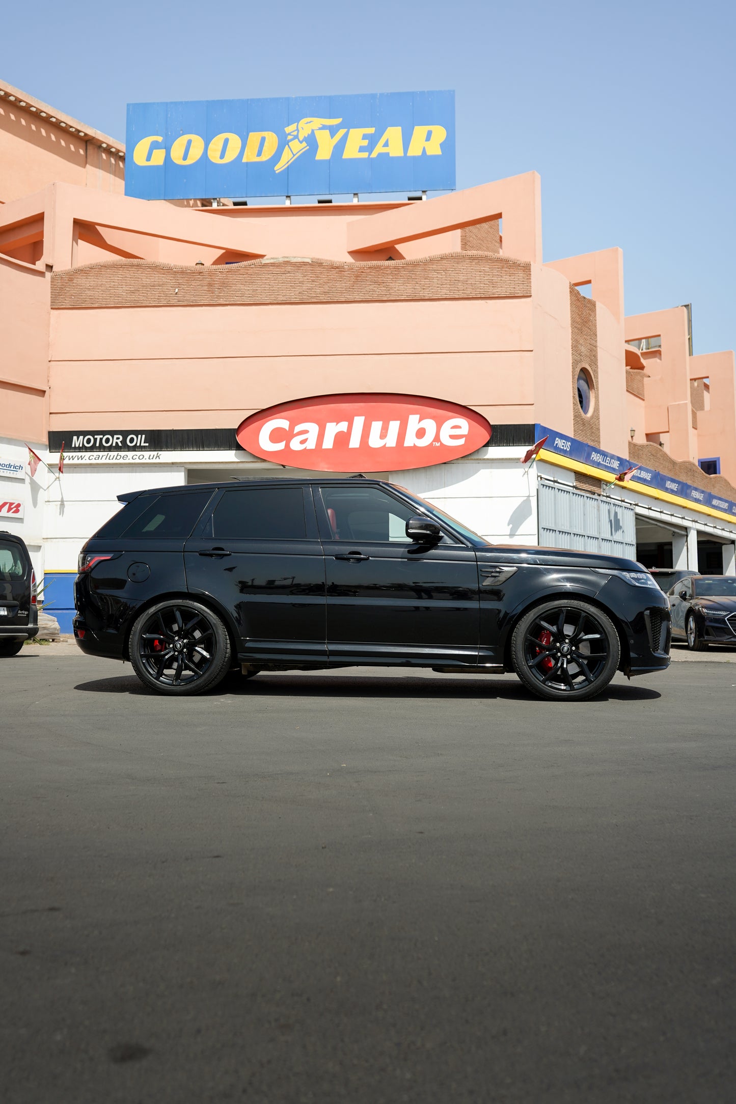 Range Rover Sport SVR Carbon Edition – 2022 _ 40 000KM