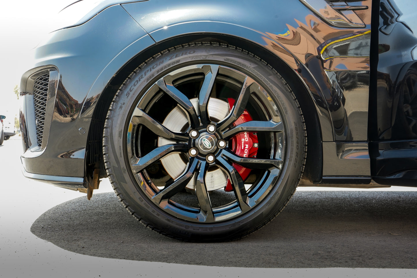 Range Rover Sport SVR Carbon Edition – 2022 _ 40 000KM