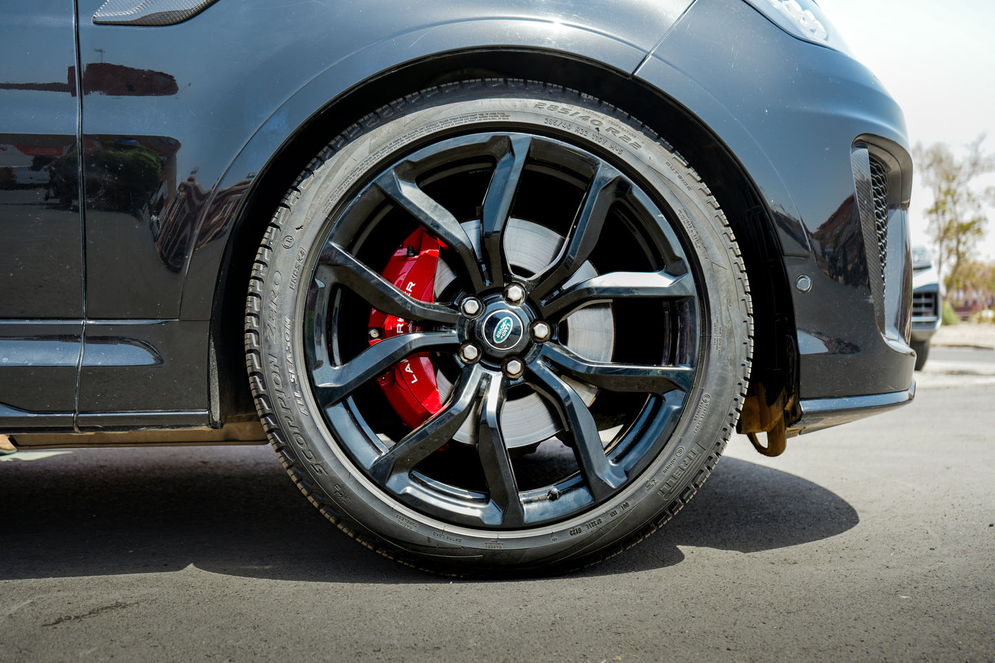 Range Rover Sport SVR Carbon Edition – 2022 _ 40 000KM