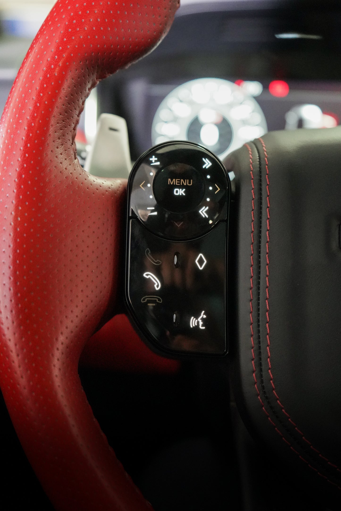 Range Rover Sport SVR Carbon Edition – 2022 _ 40 000KM