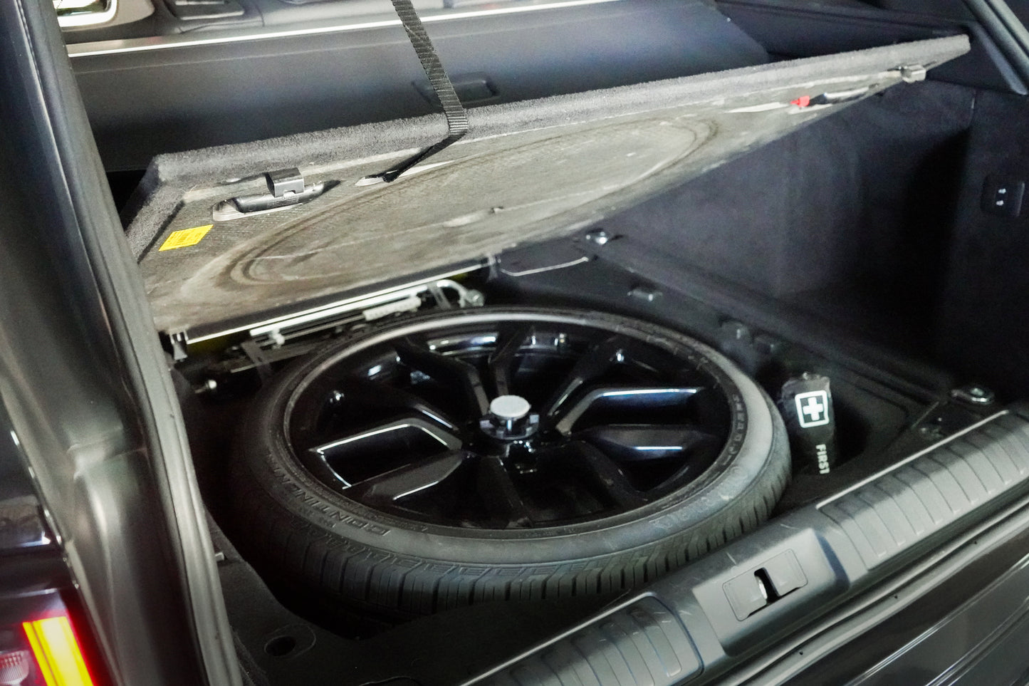 Range Rover Sport SVR Carbon Edition – 2022 _ 40 000KM